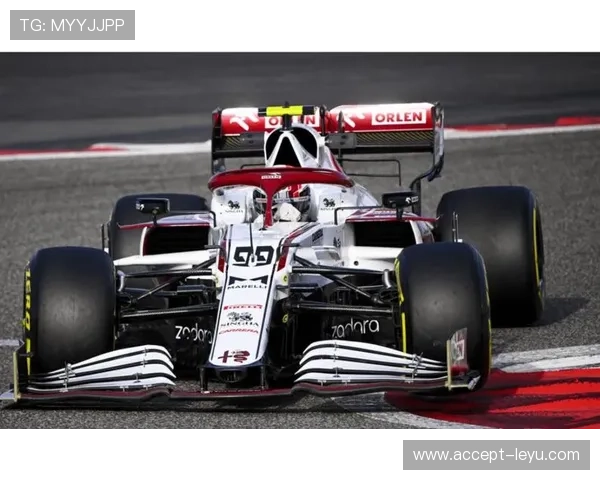 F1赛季最新动态精彩回顾各车队争夺积分激烈升级