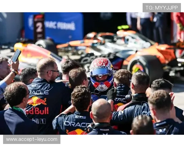 F1赛季精彩回顾 红牛车队续写辉煌 赛车技术与选手表现成焦点 F1赛季精彩回顾 红牛车队续写辉煌 赛车技术与选手表现成焦点