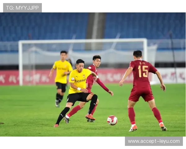 中国足球超级联赛新赛季开启 热点转会聚焦豪门对决与年轻球员崛起