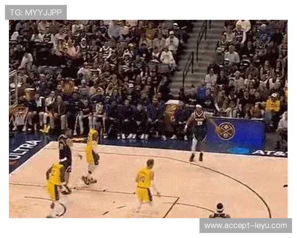 最新NBA动态：詹姆斯复出助湖人逆转获胜，勇士与凯尔特人季后赛前景分析