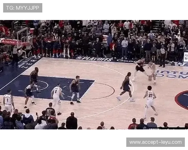 NBA最新战况回顾：精彩对决揭示季后赛趋势与球队动态